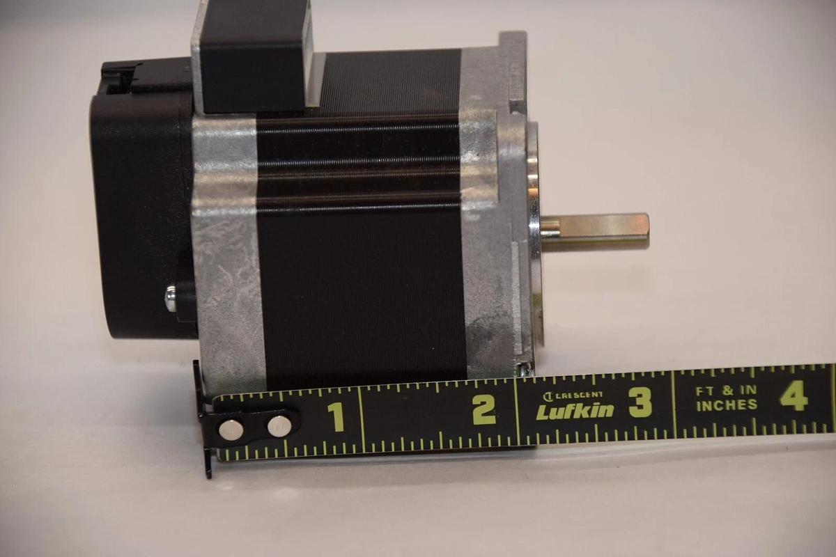 Used VEXTA Oriental 2 phase Stepping Motor PKP266MD28BA-C2 w/ E5-400-250-NE-S-D-G-B