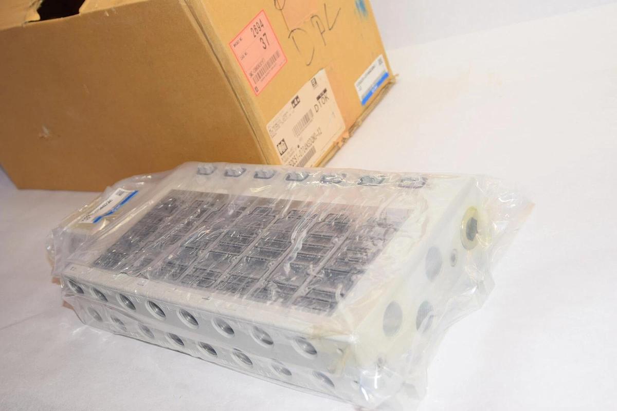 (NEW) SMC VV5QC51-0704NSDQN0-X2 4/5 Port Valve Manifold