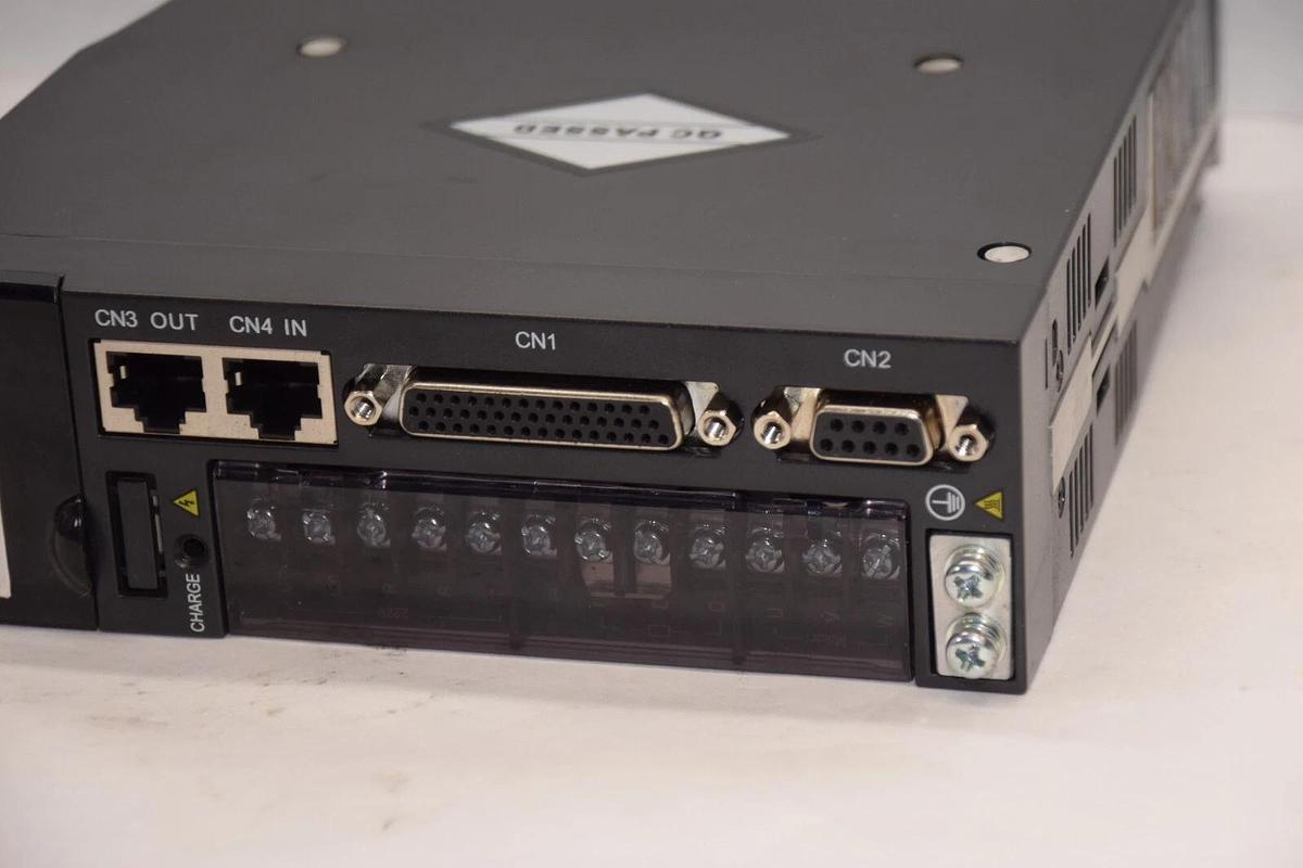 Used INOVANCE 220v IS620NS5R5I IS620NS5R51 Input 200-240V 3ph / 1ph Servo Drive