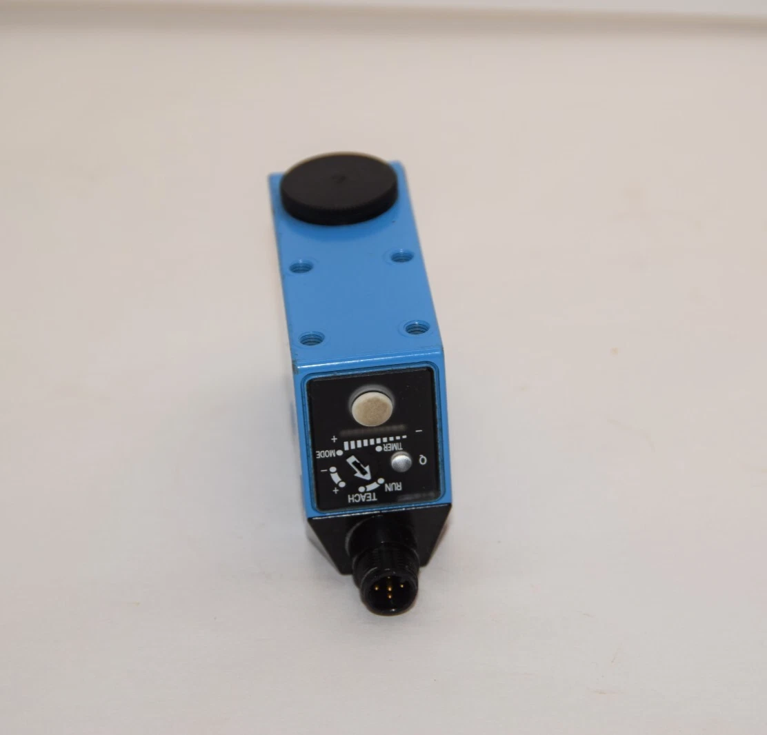 Used SICK Luminescence Sensor LUT9U-12306 12-30Vdc 100mA LUT9U12306