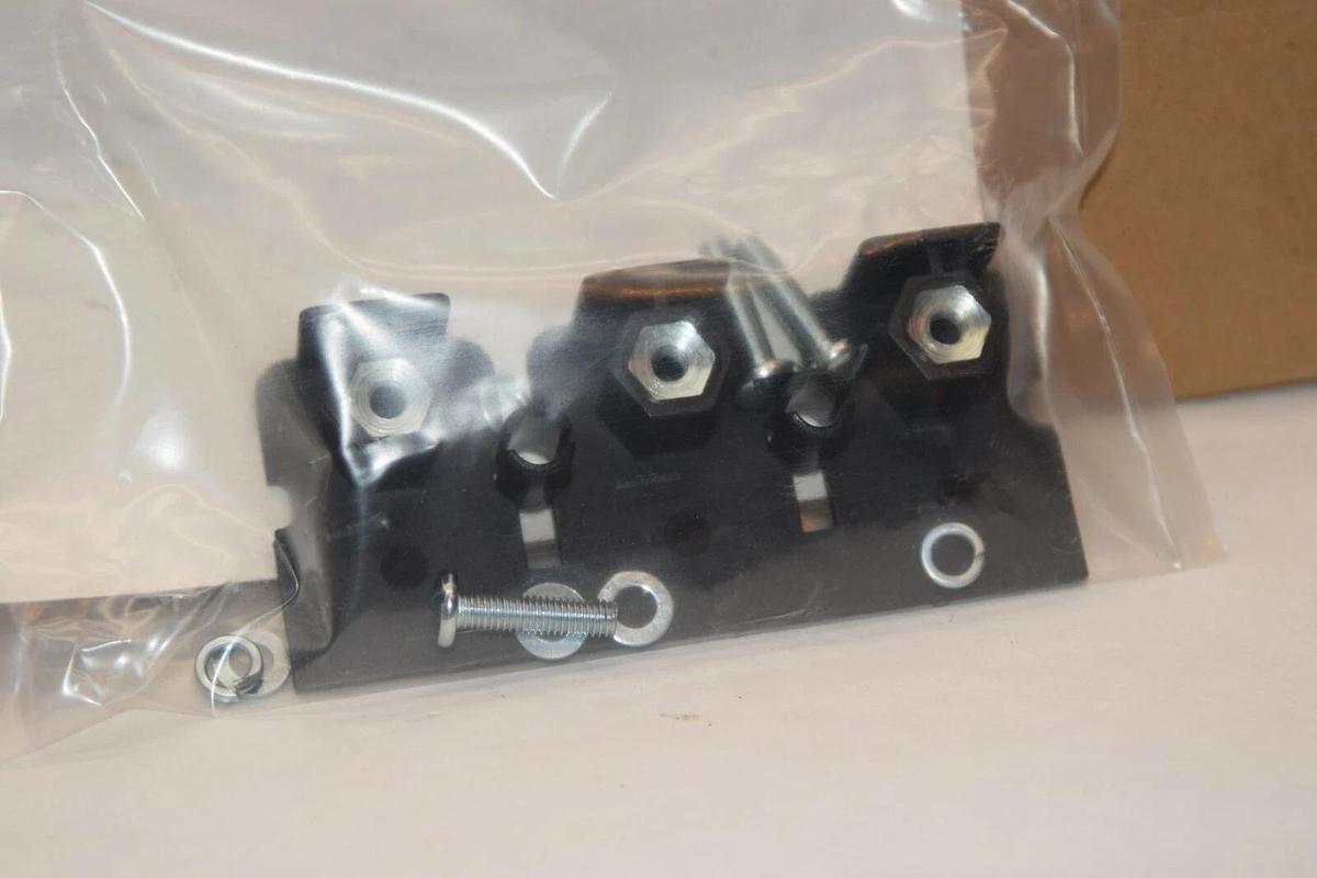 (NEW) ALLEN BRADLEY 140U-I-ECM 140UIECM End Cap Kit - Metric Hardware