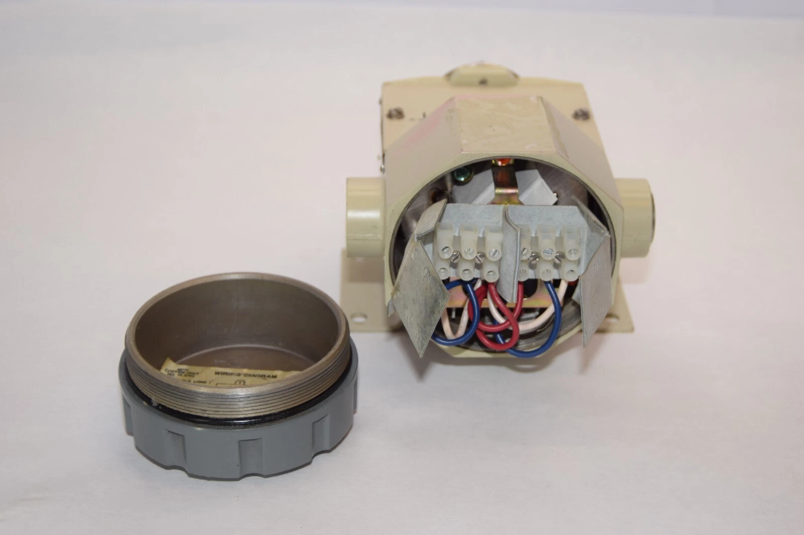 Used ASHCROFT PPDN7GGB25 XK3 15A 125/250/480Vac 30/500psi Pressure Sensor Switch