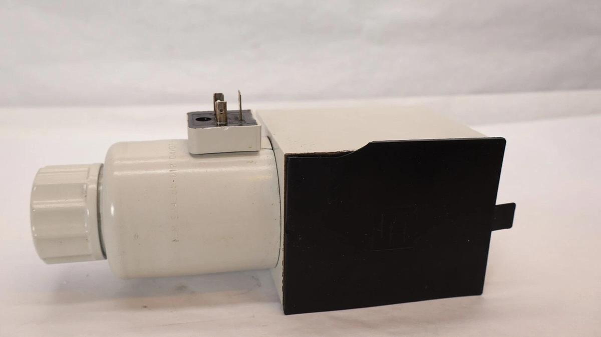 (NEW) PARKER D3W26HNJP30 24V 1.50A Directional Valve