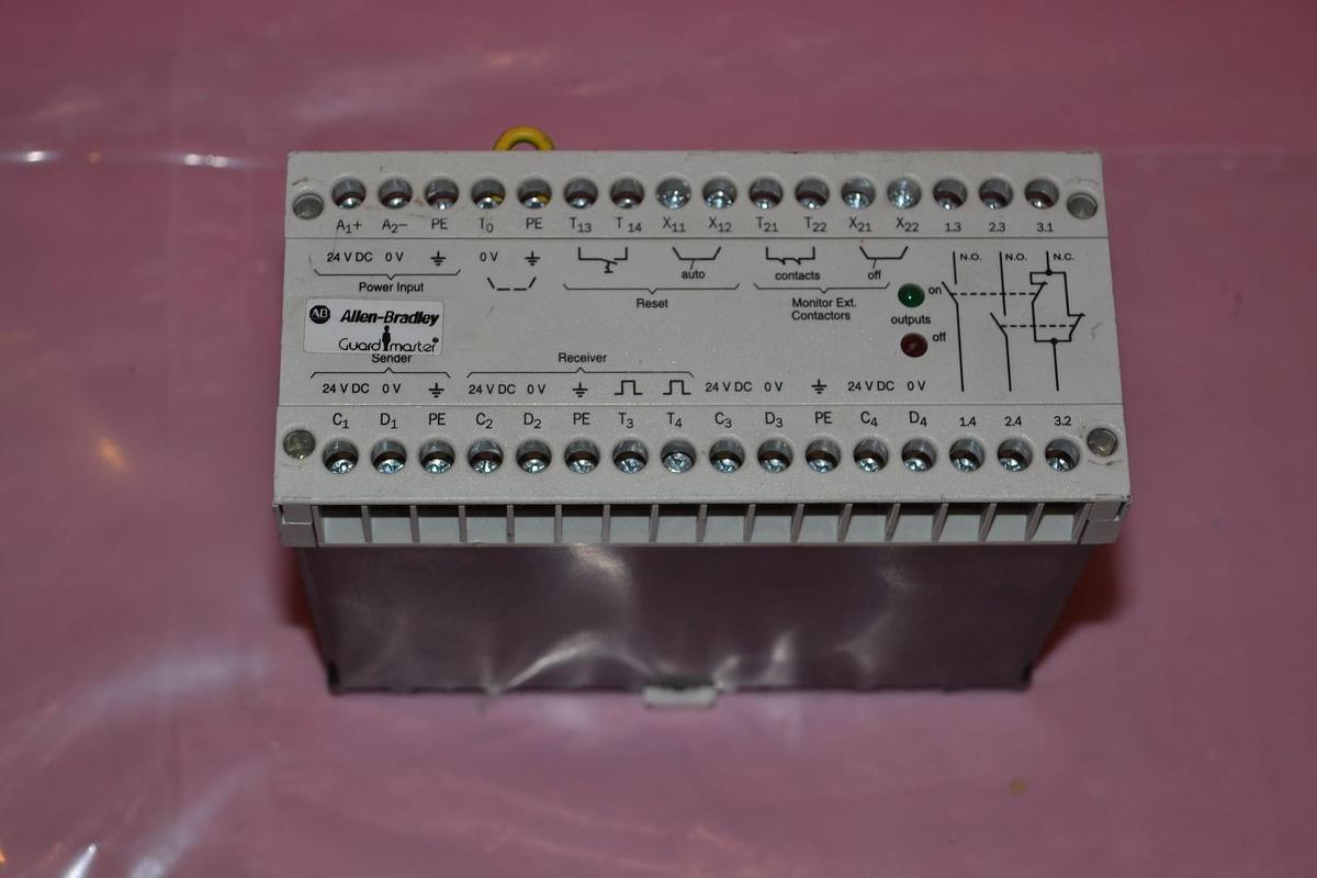 Used ALLEN BRADLEY GUARDMASTER 440L-M8200 440L8200