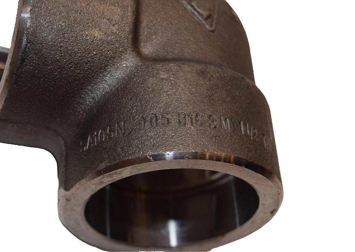 SA105N 905 B16 3M 1-1/2" stainless Steel 90 Degree Socket Connect Elbow (New)