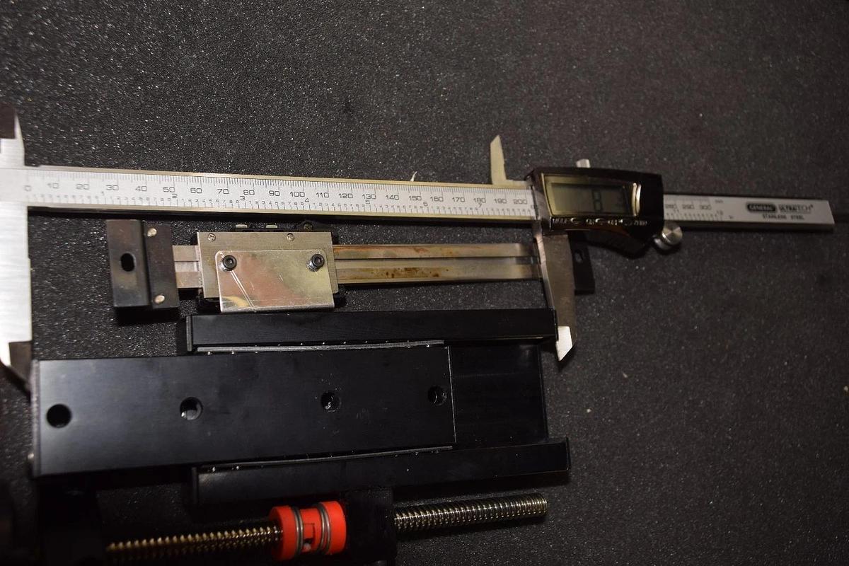 Used PARKER DAEDAL LINEAR SLIDE W/MITUTOYO CALIPER POSITIONING SYSTEM