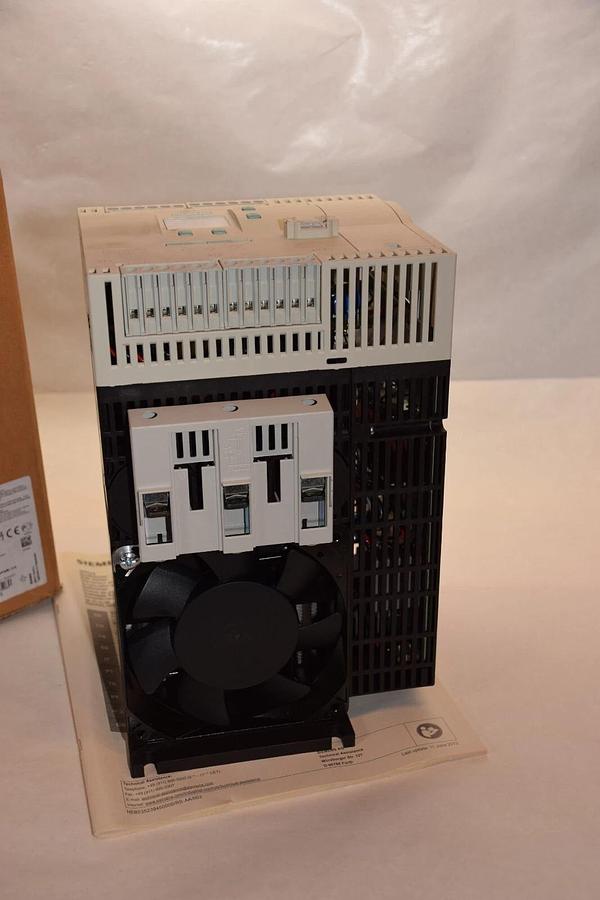 Used (New) SIEMENS 3RW4422-1BC35 DRIVE, SOFTSTARTER 15kW 29A 400-600V