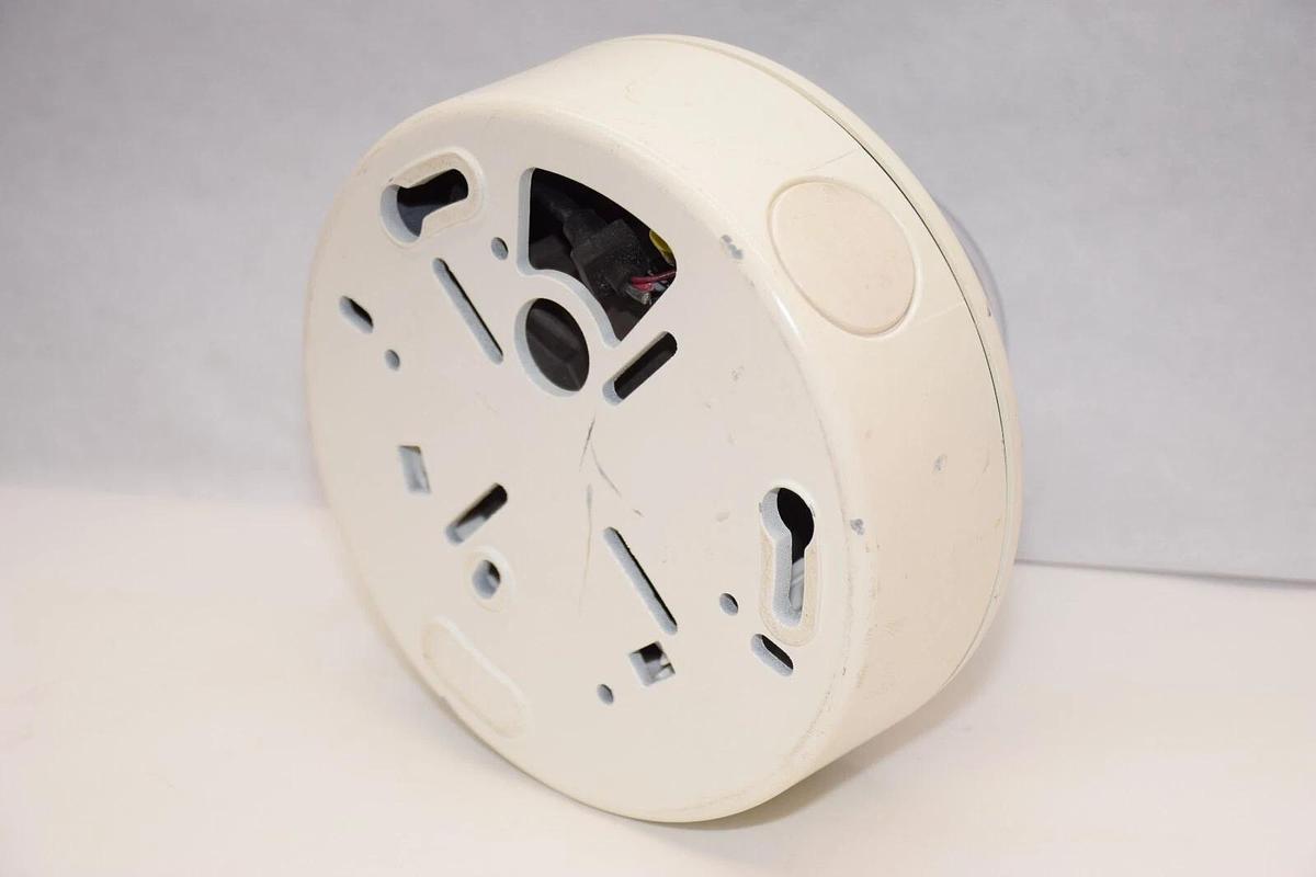 Used BOSCH VDC-455V03-20 , VDC455V0320 Dome Security Camera *Scuffs*