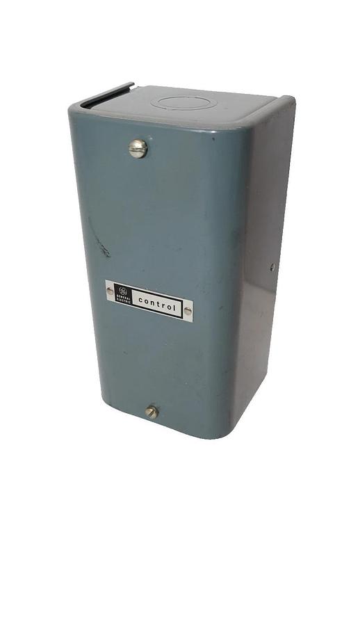 General Electric General Purpose Relay Coil CR120E10102 1HP 230V 15A 600V (New)