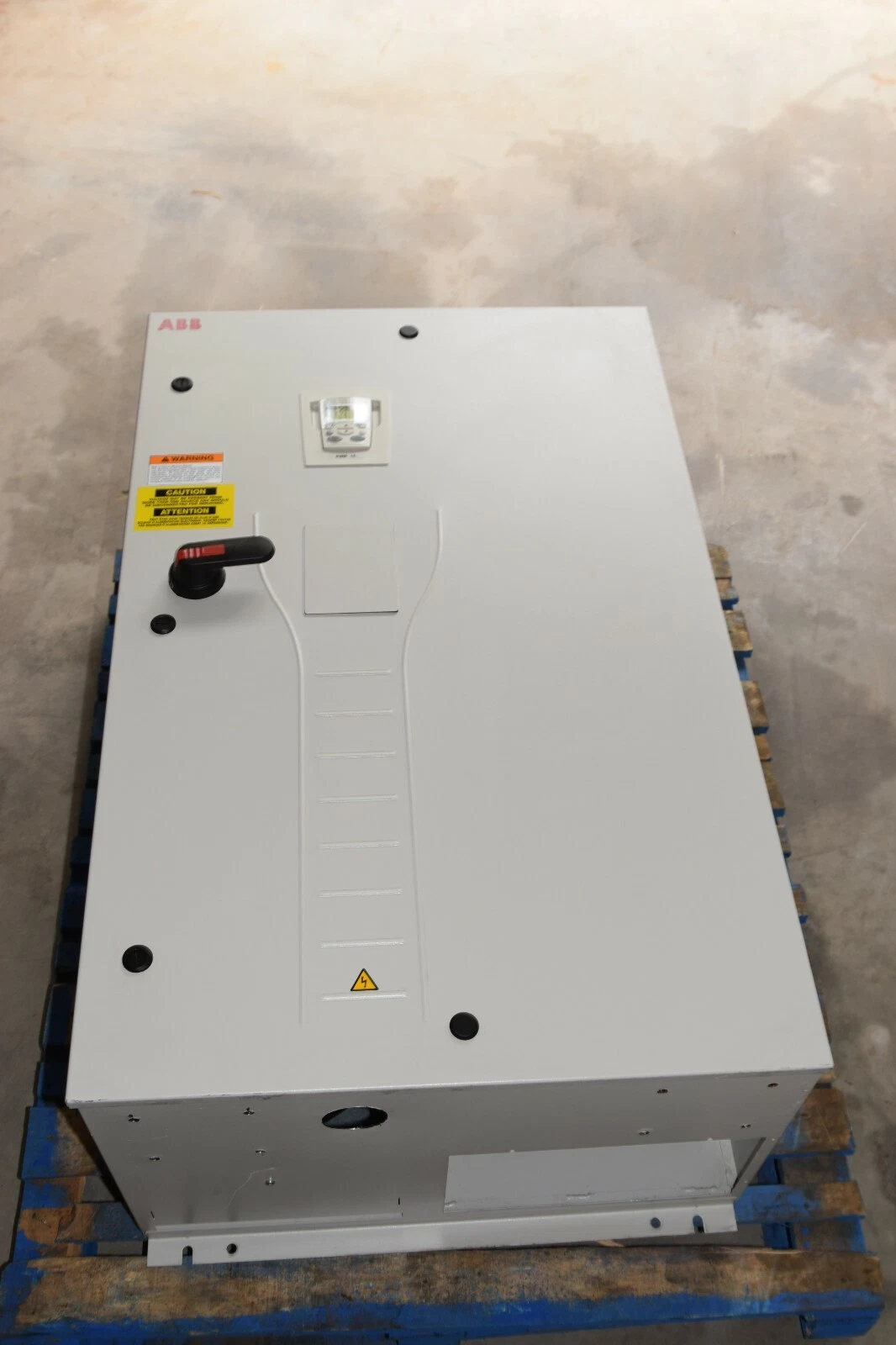 Used ABB ACH550-PCR-157A-4 157A 100kA 125Hp 3Ph Pump Drive