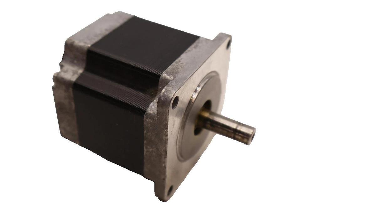 Used ORIENTAL MOTOR PKP266D28A2 2.4Vdc 2.8A 1.8/Step Stepping Motor