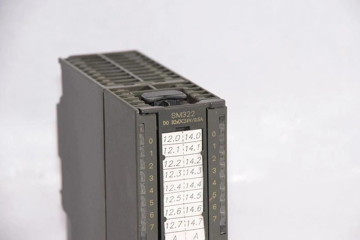 Used SIEMENS 6ES7 322-1BL00-0AA0 Simatic S7 Digital Output Module 6ES73221BL000AA0