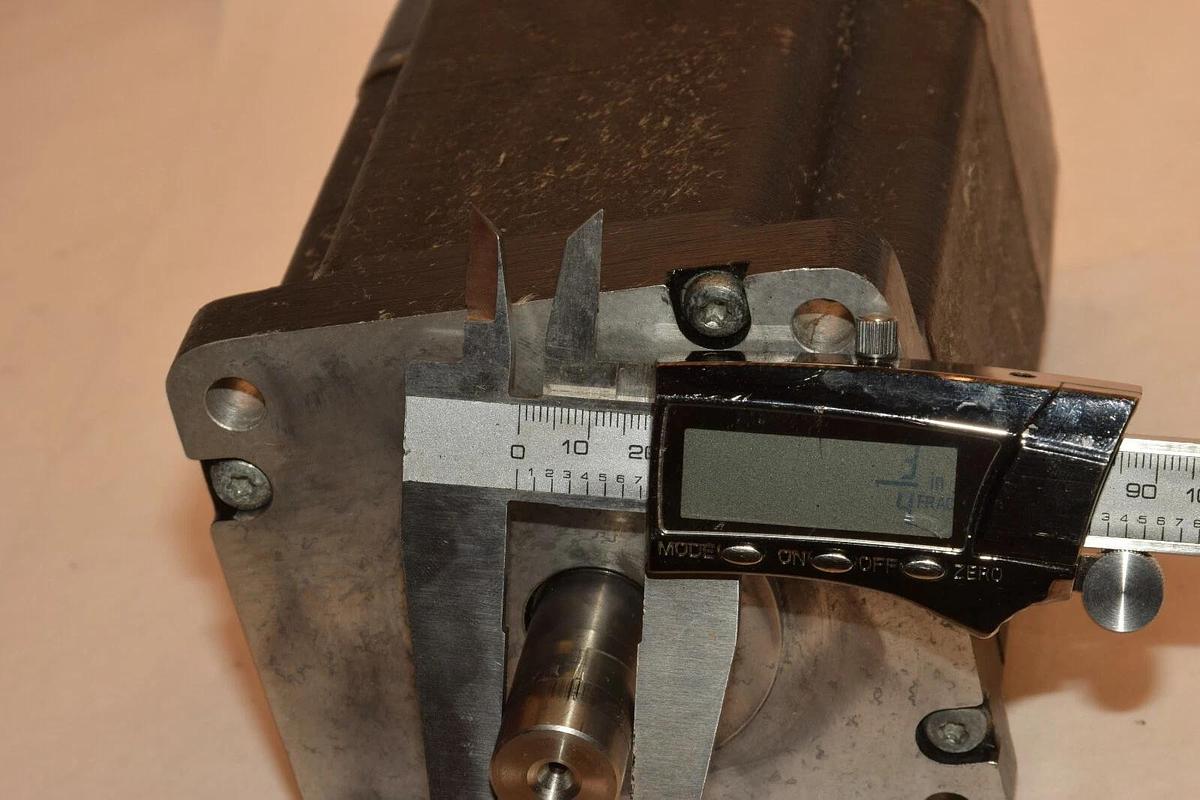 Used BERGER LAHR VRDM31117/50LWBOO VRDM31117/50LWB 230Vac 4,1Arms Servo Motor