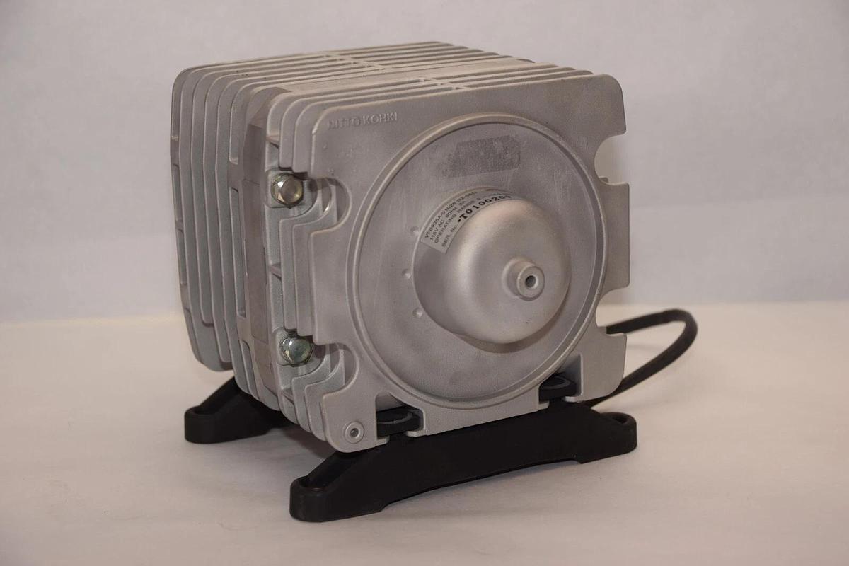 NITTO / MEDO VP0935A-V1028-D2-0511 115Vac 3A Vacuum Pump Pond Aerator (NEW)