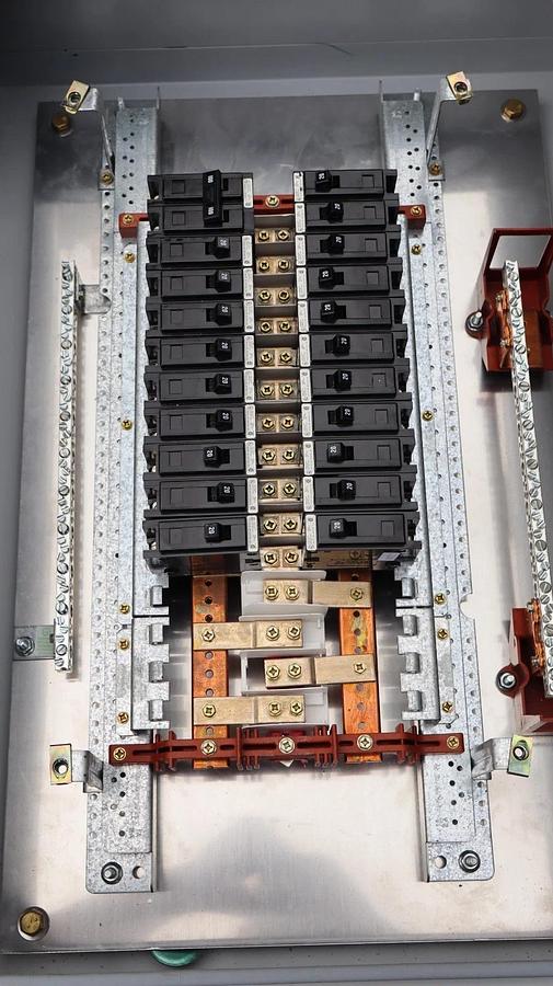 Used Cutler-Hammer Panelboard Pow-R-Line PRL1a 1ph 100a in Stahlin N30206HWT Enclosur