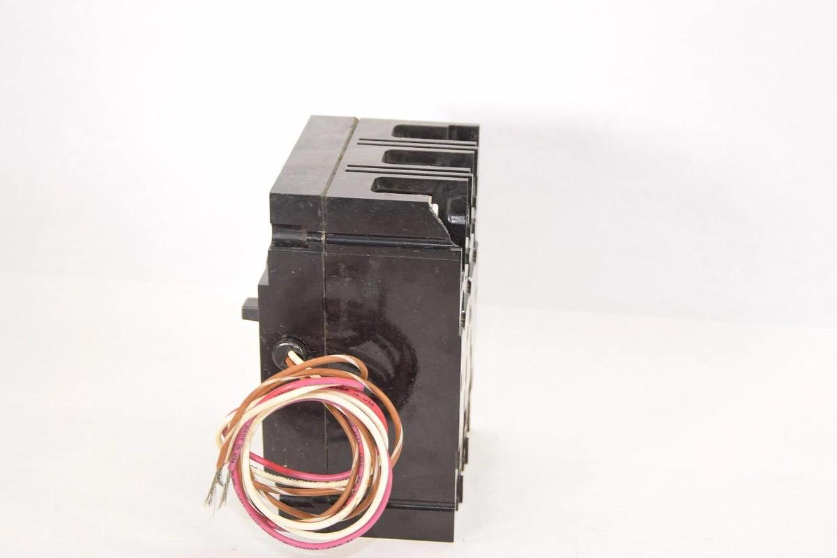 (NEW) GE GENERAL ELECTRIC TED134090 90A 90 Amp 3 Pole 480Vac Breaker *Chip*