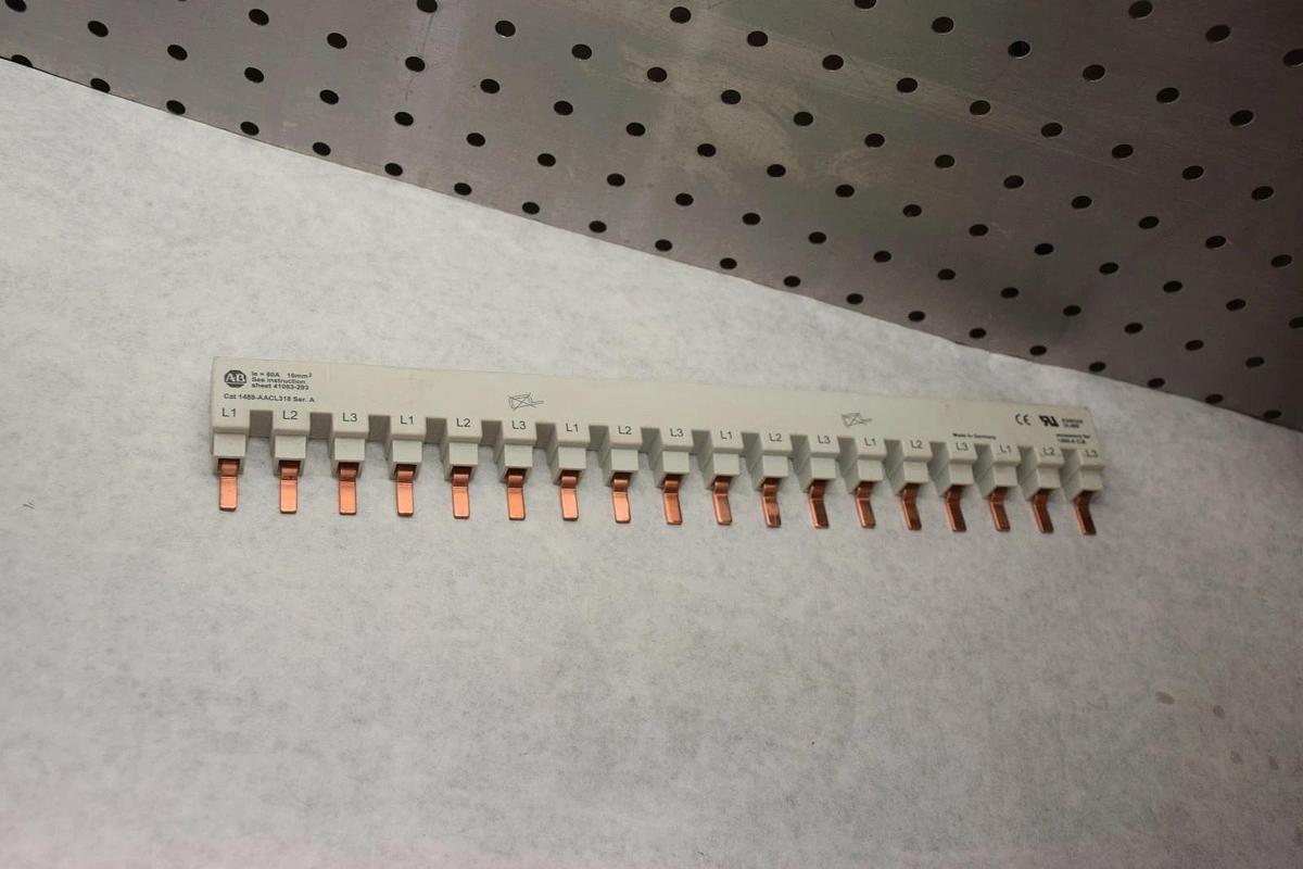 ALLEN BRADLEY 1489-AACL318 1489AACL318 SERIES A BUS BAR NEW