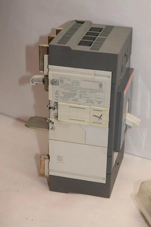 Used ABB SACE TMAX T5 L-D 400 T5L-D400 3P Circuit Breaker