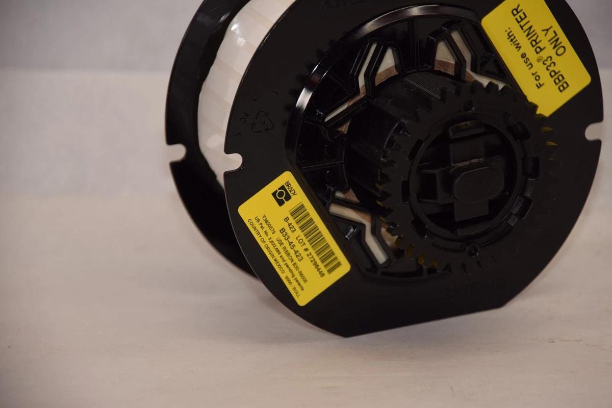 Used BRADY B33-45-423 B3345423 1.50" x 0.25" White Workhorse Labels *1/2 Roll*