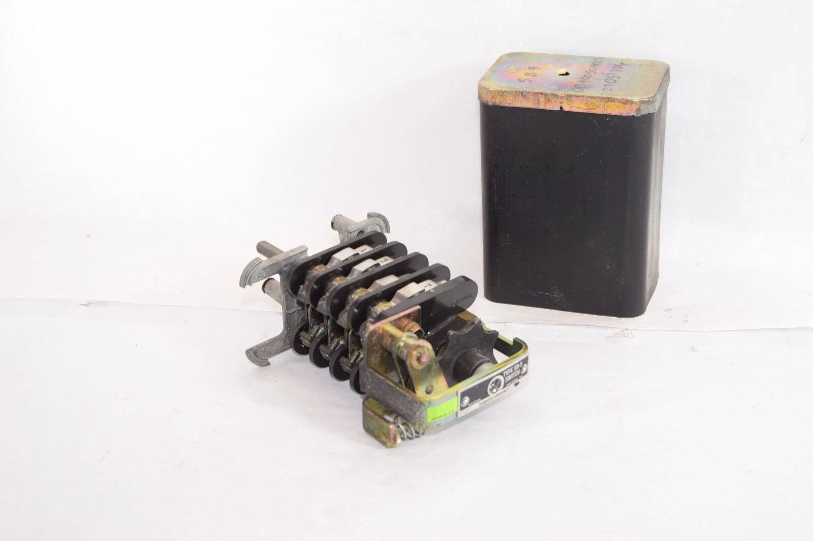 (NEW) GE GENERAL ELECTRIC 16SB9DB400SUM2Y Type SB-9 Switch *No Handle*