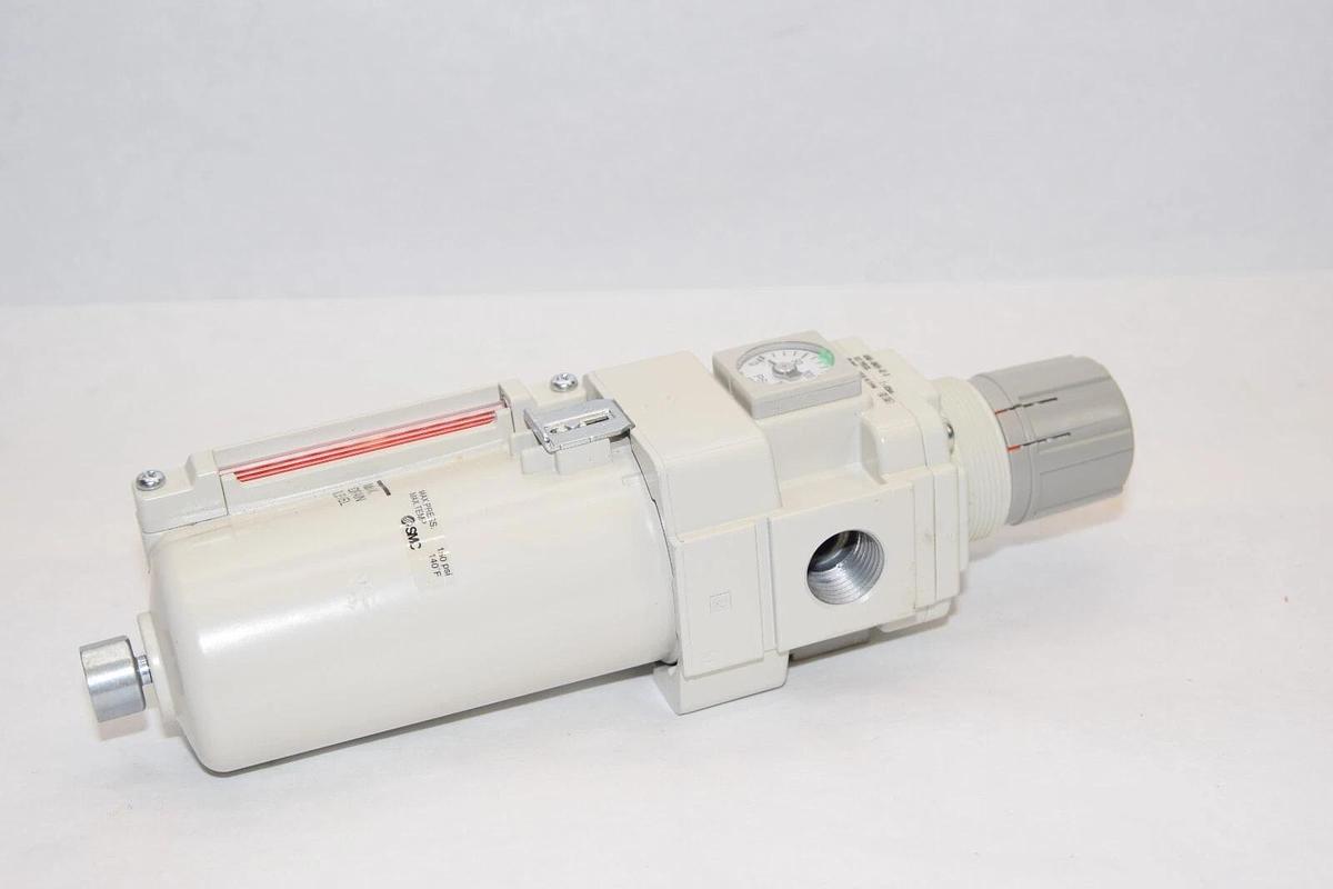 (NEW) SMC AW40-N04EH-8Z-B 7-125psi Filter / Regulator *No Retainer Nut*