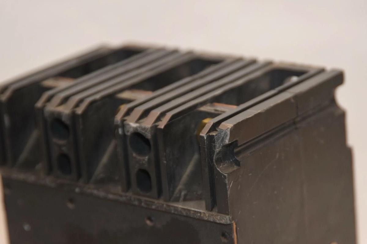 Used SQUARE D FAP36015TF 15A 15 Amp 15 A 600V 3P Circuit Breaker