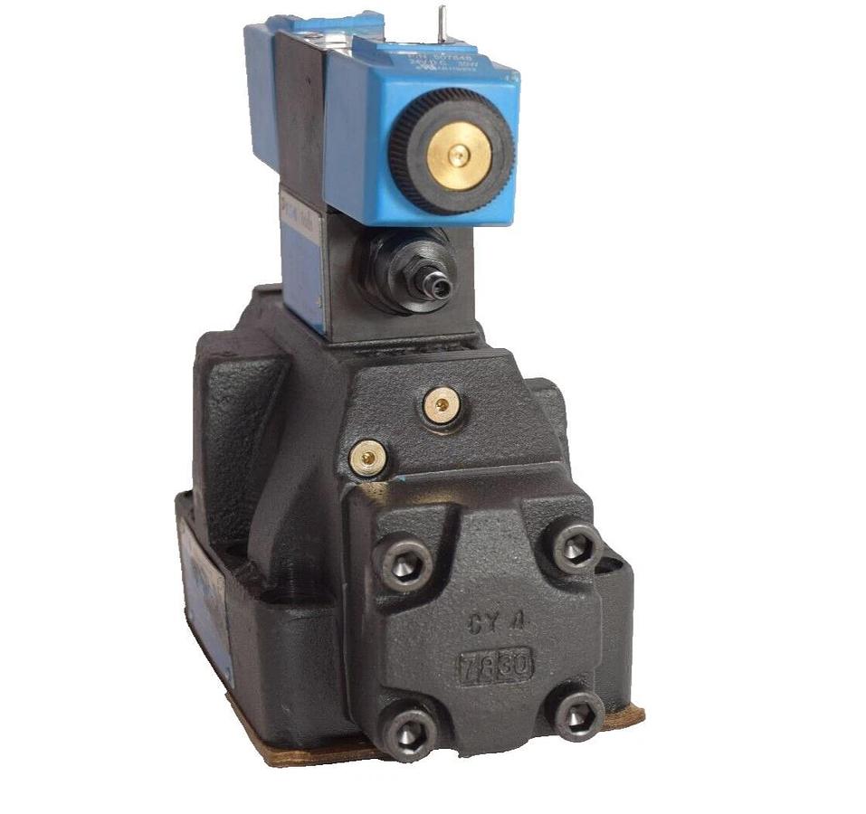 Vickers Directional Control Valve DG5V-8-S-33C-2-T-M-U-H-10 DG4V3S6CMUH560 *NOS*