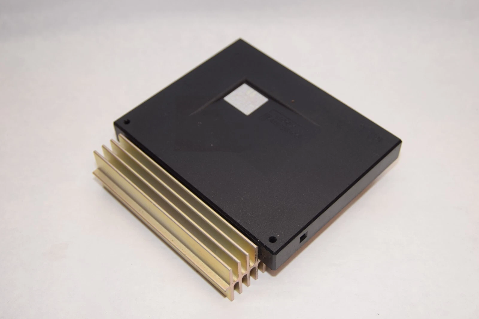 Used INTEL PENTIUM III XEON PROCESSOR W/ FOXCONN 17615 HEAT SINK