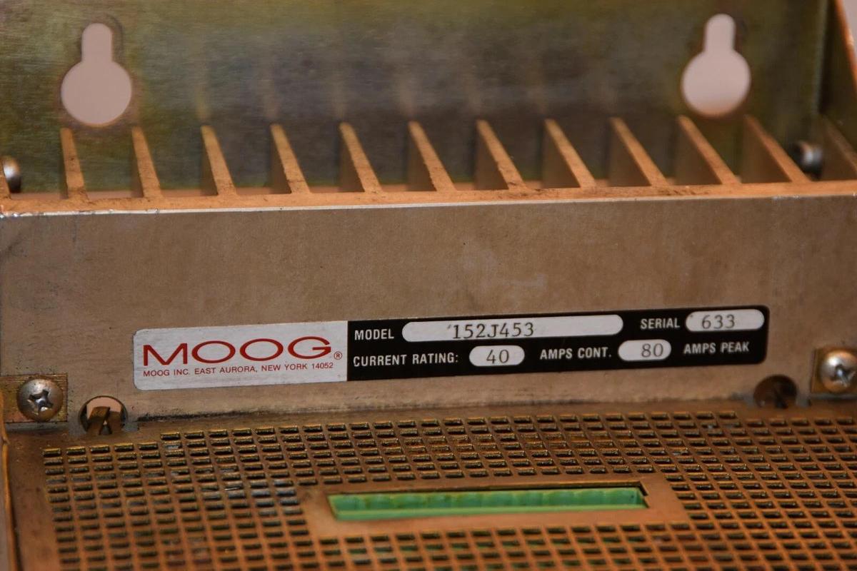 Used MOOG Brushless Servo Controller Drive 152J453 40A