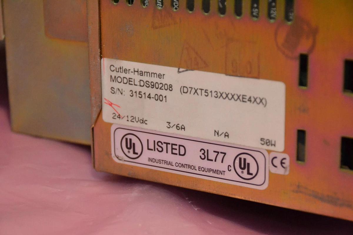 Used CUTLER HAMMER INDUSTRIAL COMPUTER  DS90208 D7XT513XXXXE4XX  DS