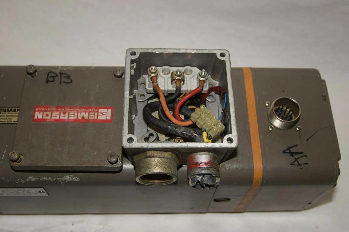 Used Siemens EMERSON Permanent Magnet Motor 1FT5076-0AF01-0-Z  SXM-200 SXM200-07