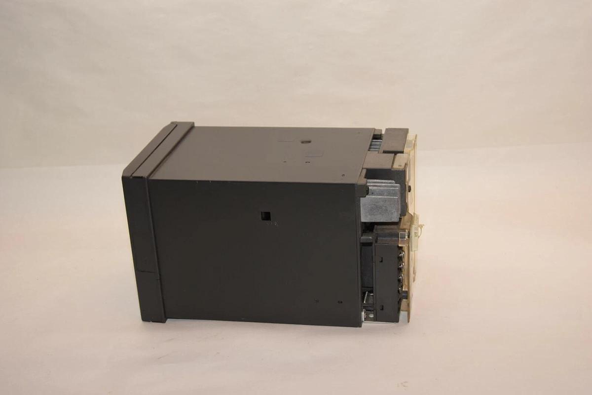 Used JOHNSON YOKOGAWA 436004 100-240Vac 50/60Hz Data Chart Recorder