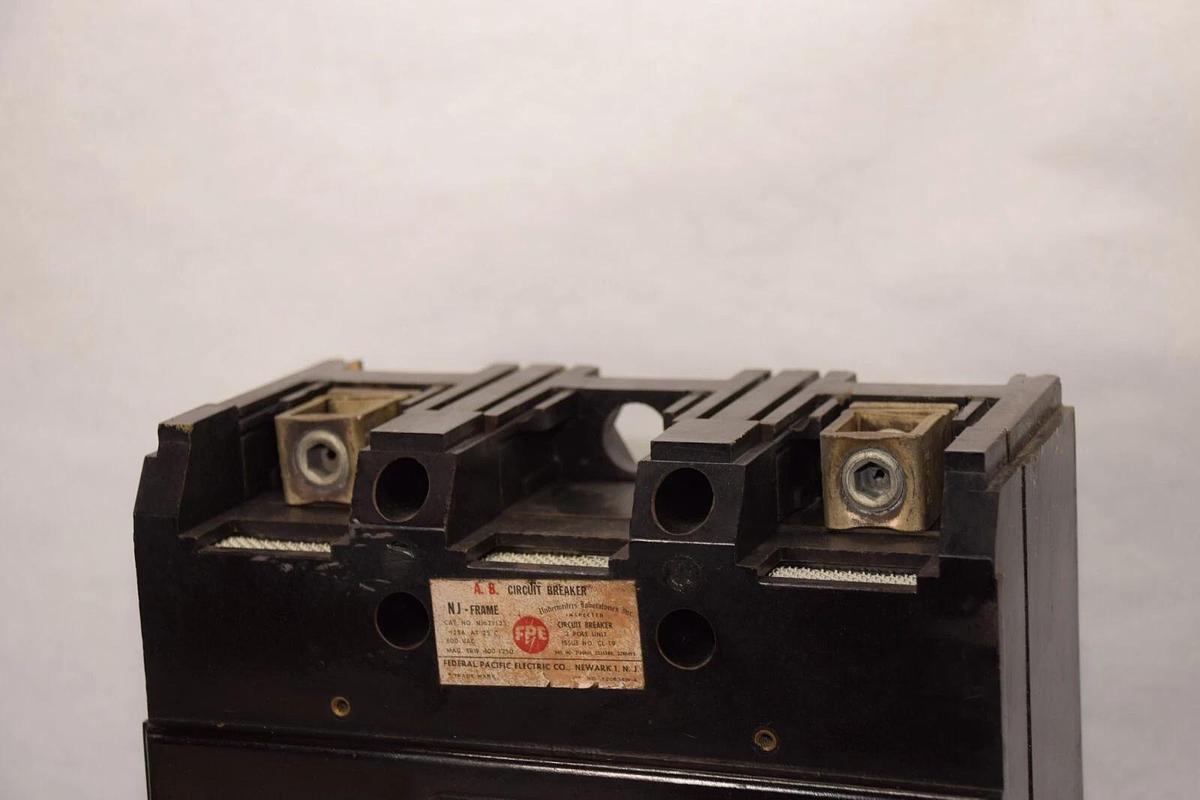 (NEW) FEDERAL PACIFIC ELECTRIC CO. NJ621125 125A 600Vac 2P Circuit Breaker
