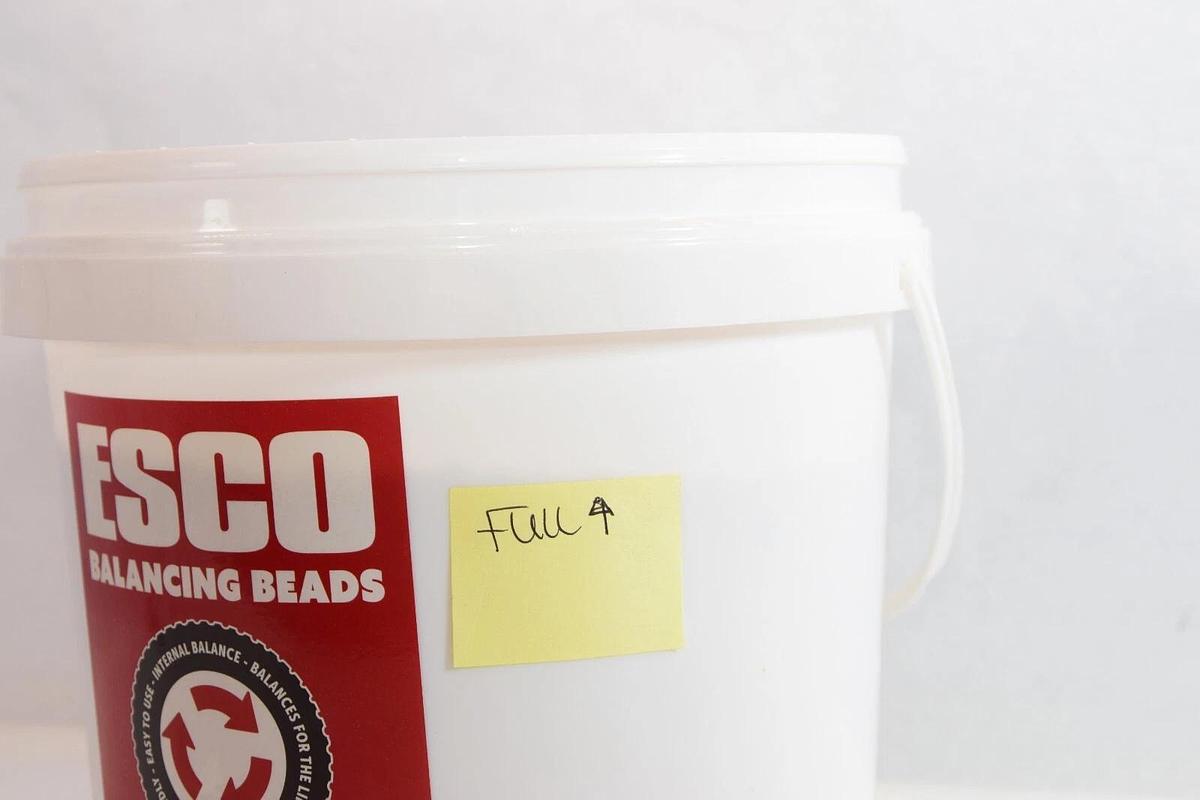 (NEW) ESCO 20466C Balancing Beads Reusable Tire weight balance Bulk Bucket READ