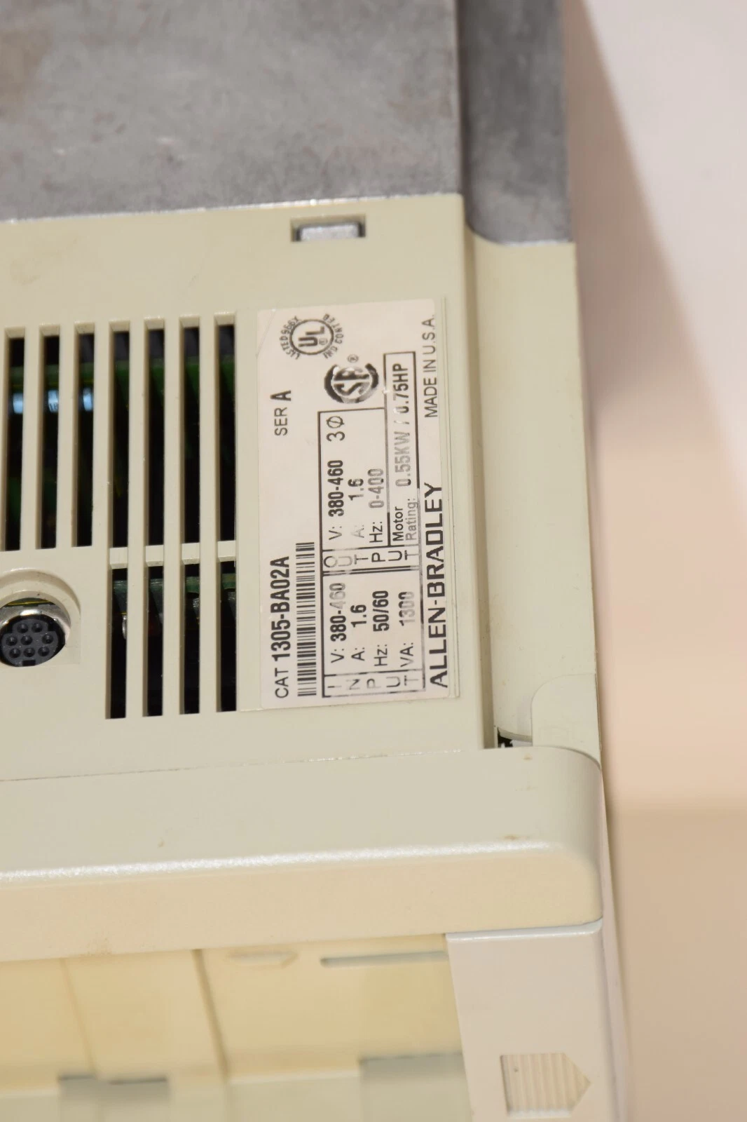 Used ALLEN BRADLEY 1305-BA02A Series A 380-460V 1.6A 50/60Hz 1300Va Drive *No Keypad*