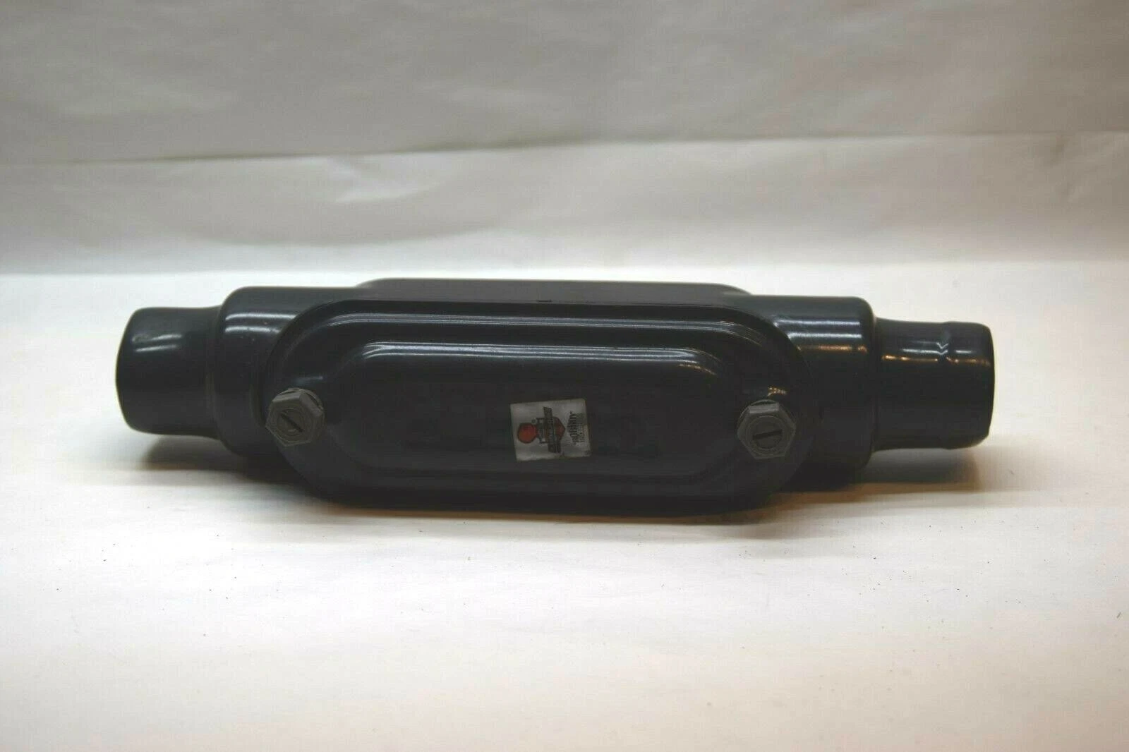 (NEW) ROBROY INDUSTRIES 1-1/4" Coated Conduit Body Straight Fitting