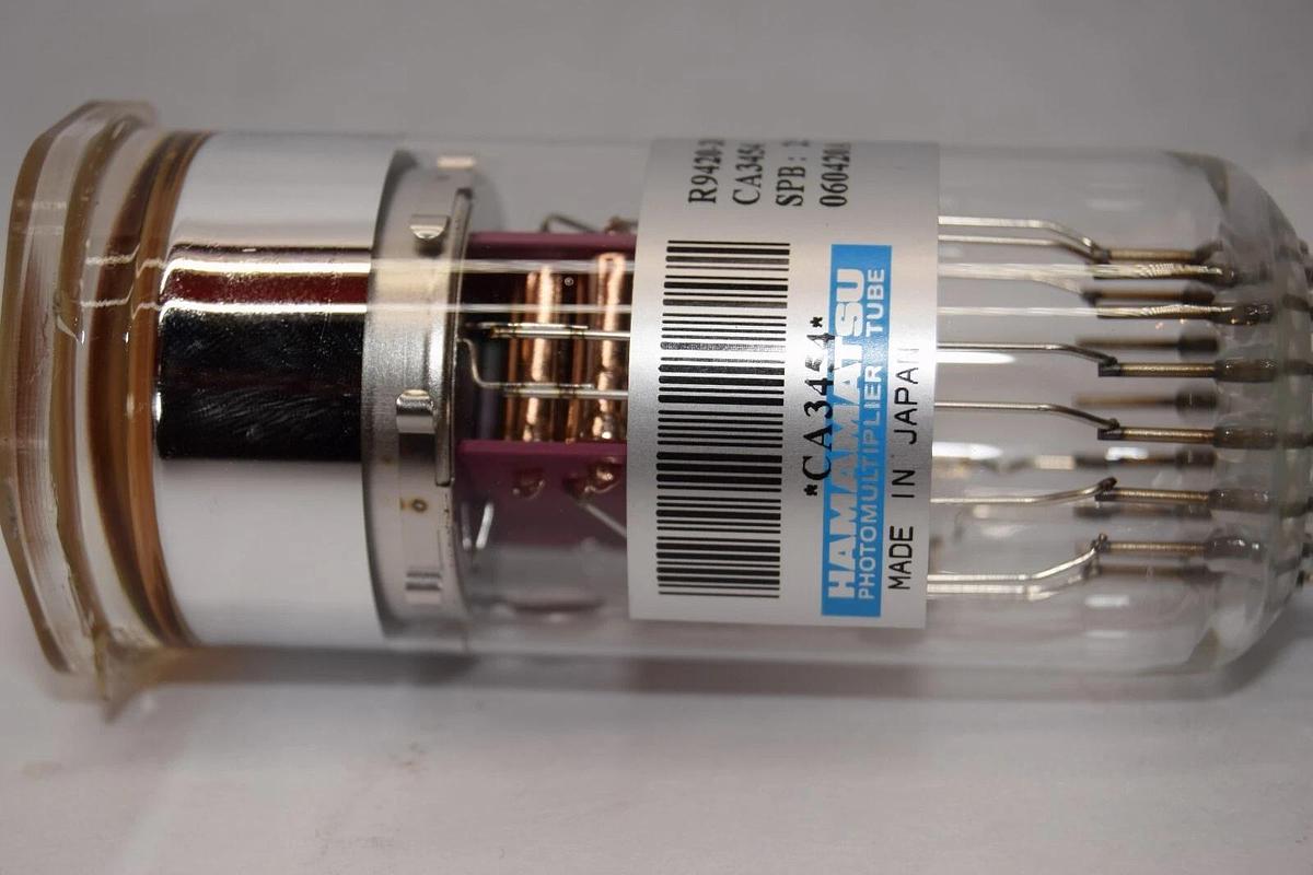 (NEW) HAMAMATSU R9420-20 Photomultiplier Tube