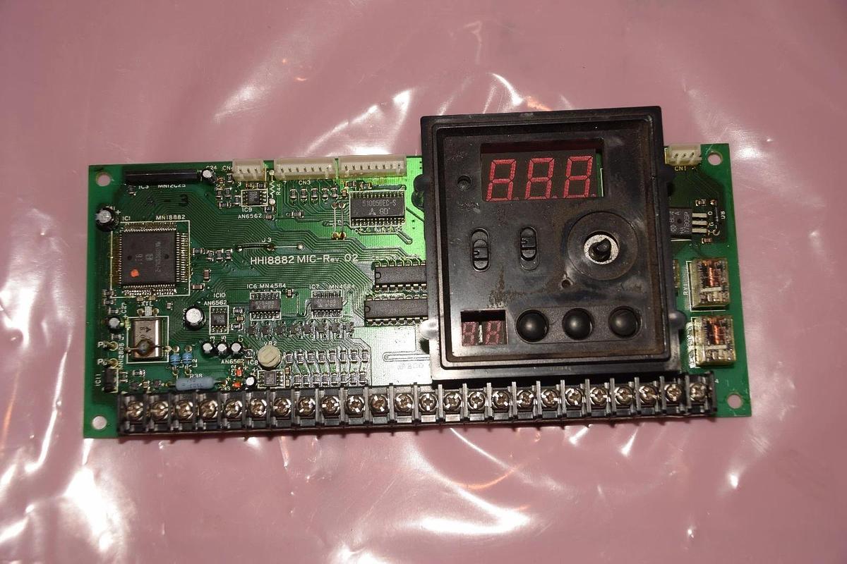 Used ALLEN BRADLEY  HH18882MIC REV 02 CIRCUIT BOARD  HH18882 MIC Rev 02