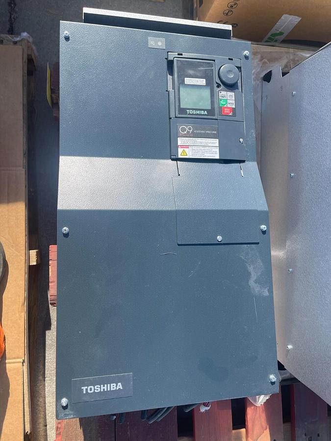 Used Toshiba Q9 Plus Transistor Inverter Drive VT130Q9+4750 75kva 75hp 380/480v