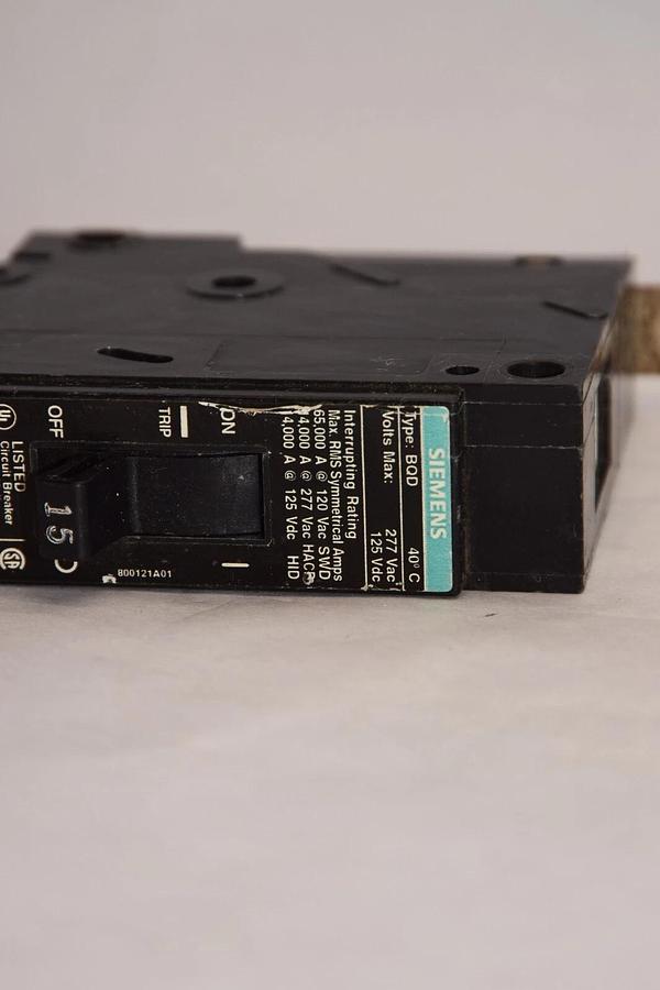 Used (Lot of 4) SIEMENS BQD 15A 15 Amp 277Vac Bolt On Circuit Breaker