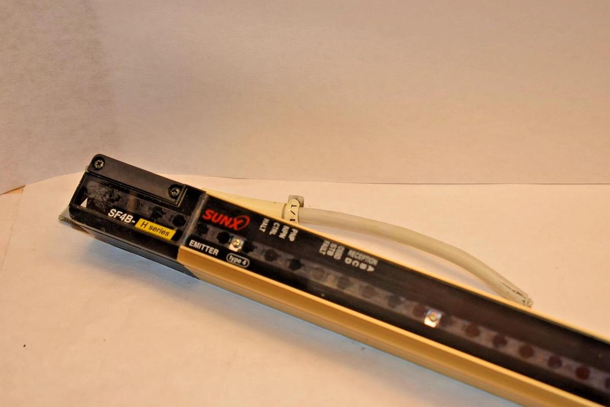 Used Sunx Safety Light Curtain Emitter SF4B-H36-01E Type 4 SF4B H36 01 E  PANSONIC