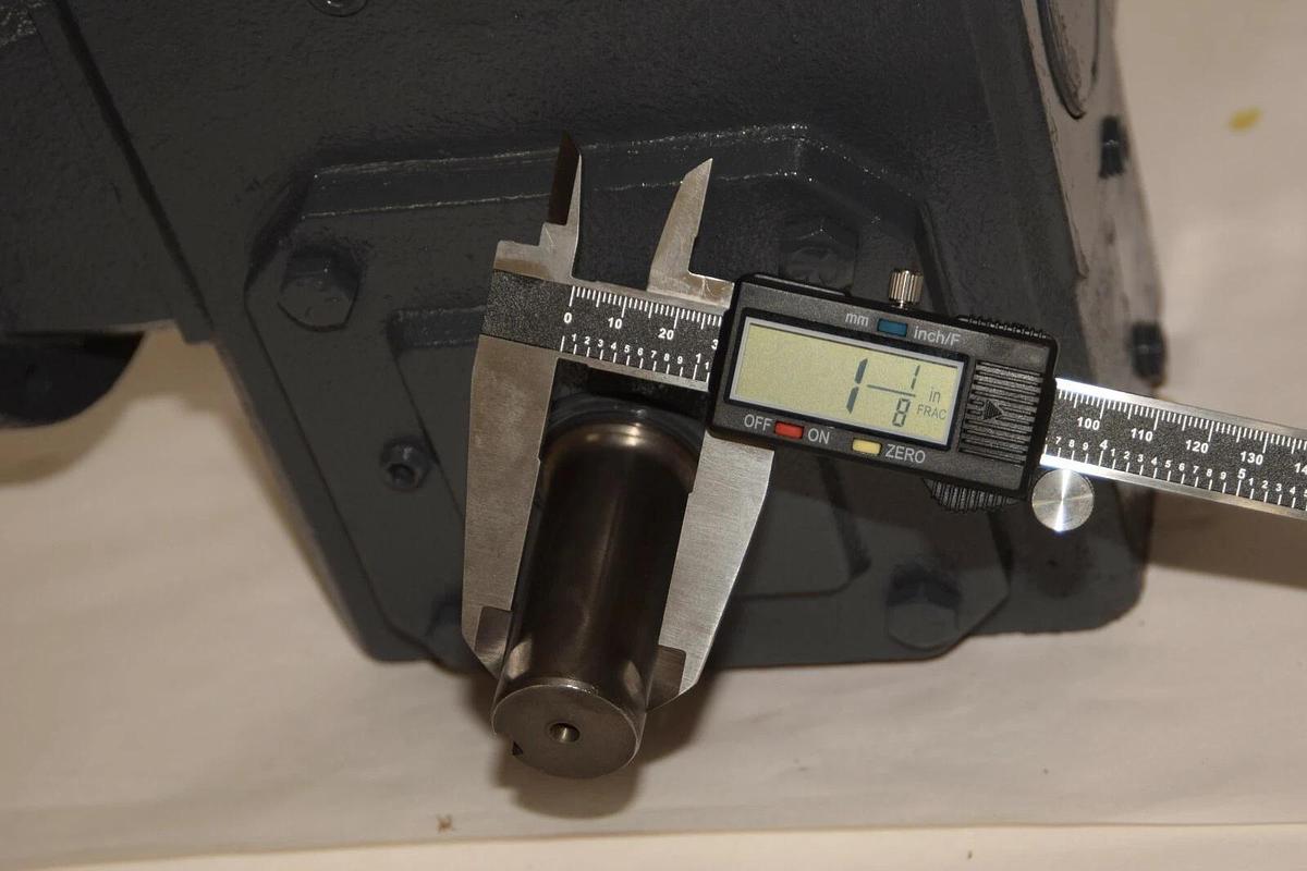 (NEW) MORSE 262Q56R15 15:1 3HP 1-1/8" Shaft Gear Box / Speed Reducer