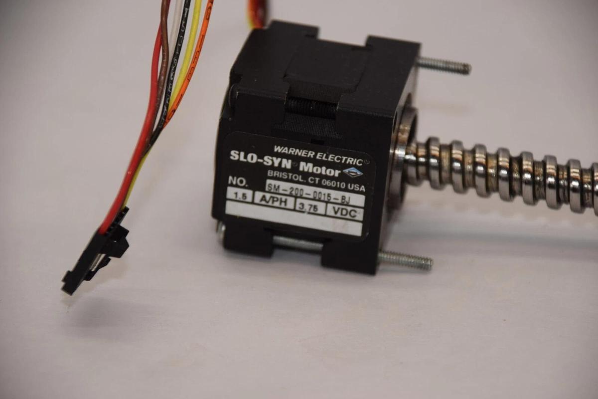 Used WARNER ELECTRIC SM-200-0015-BJ 1.5A 3.75Vdc Slo-Syn Stepper Motor