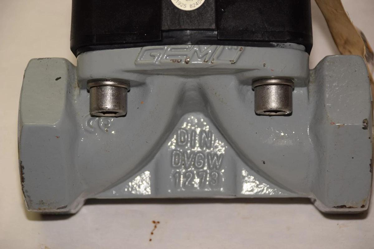 (New) GEMU 200 PN10 GG25 2-5/32" DIAPHRAGM VALVE  044-WF10-62750