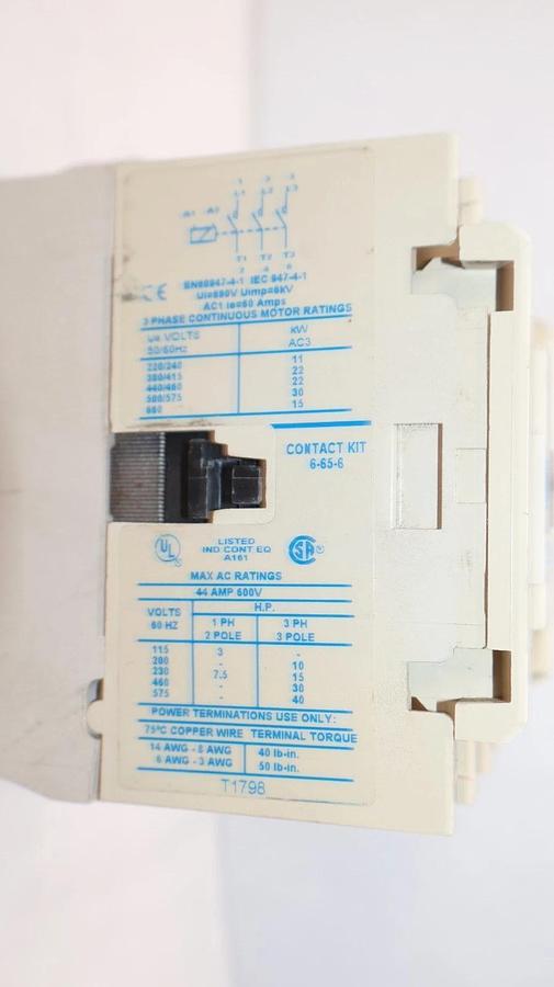 Cutler-Hammer Eaton Contactor CE15HN3 600V 60A 44 Amp 120v Coil 9-2703-1
