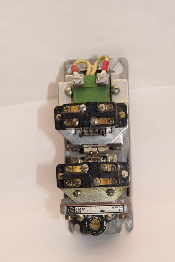 Used GE GENERAL ELECTRIC CR2820B 111AA22 Series A 120/110V Time Delay Relay