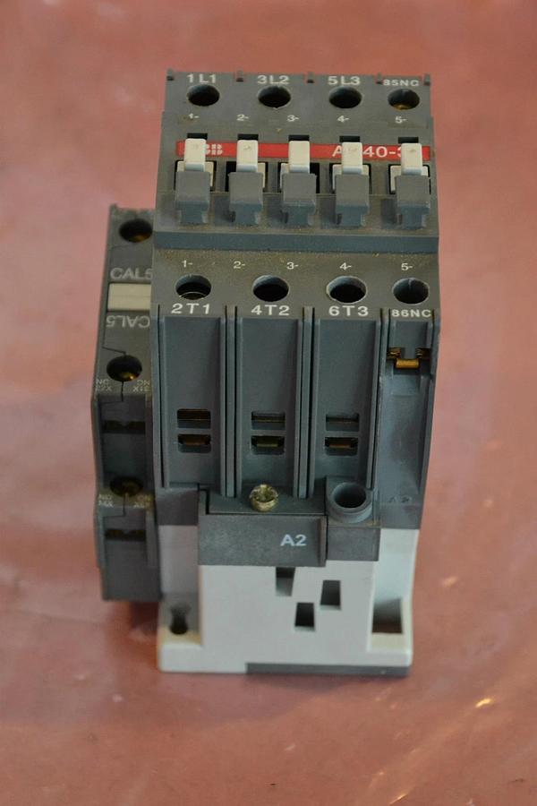 Used ABB CONTACTOR AE40-30 AE40 30 AE4030 CAL5-11 CAL511 COIL 220/230 VDC V R80