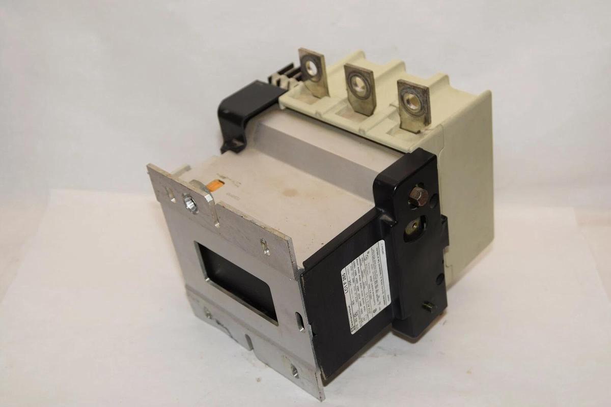 Used TELEMECANIQUE LC1 F 265 LC1F265 285A 120/127V Coil Contactor