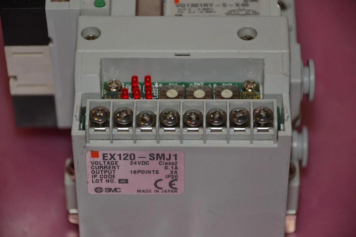 Used SMC MANIFOLD EX120-SMJ1 SOLENOID VQ1301RY-5-X40 VQ1101RY-5