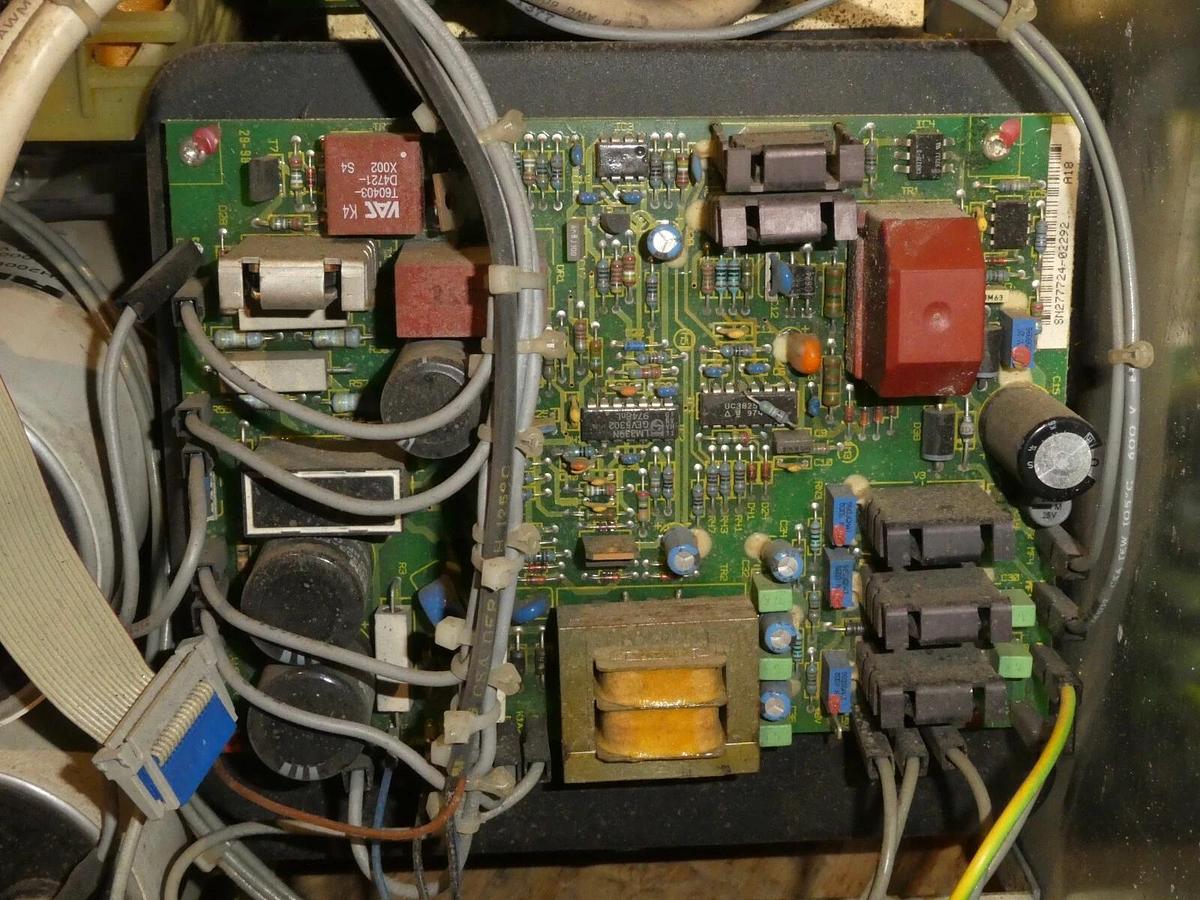 Used Indramat Rexroth Diax 03 DKR 03.1 DKR03.1-W200N-BE12-01-FW